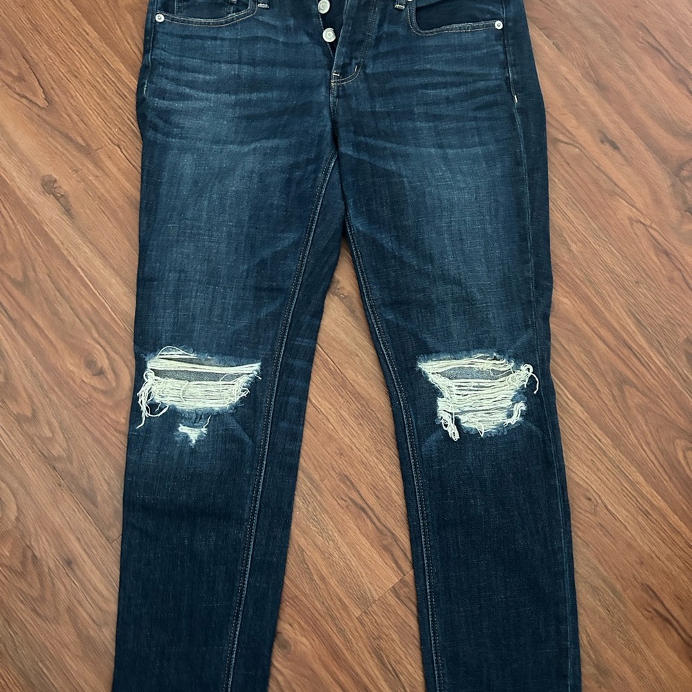 American Eagle Ripped Tom Girl Jeans - Size 4